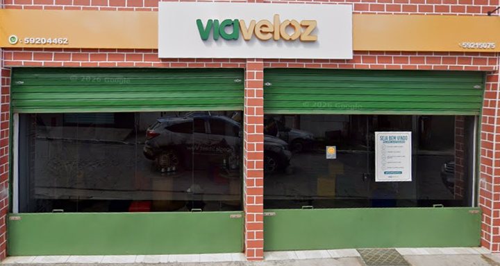 Fachada da loja física da ViaVeloz Telecom no bairro Vargem Grande, Zona Sul de São Paulo